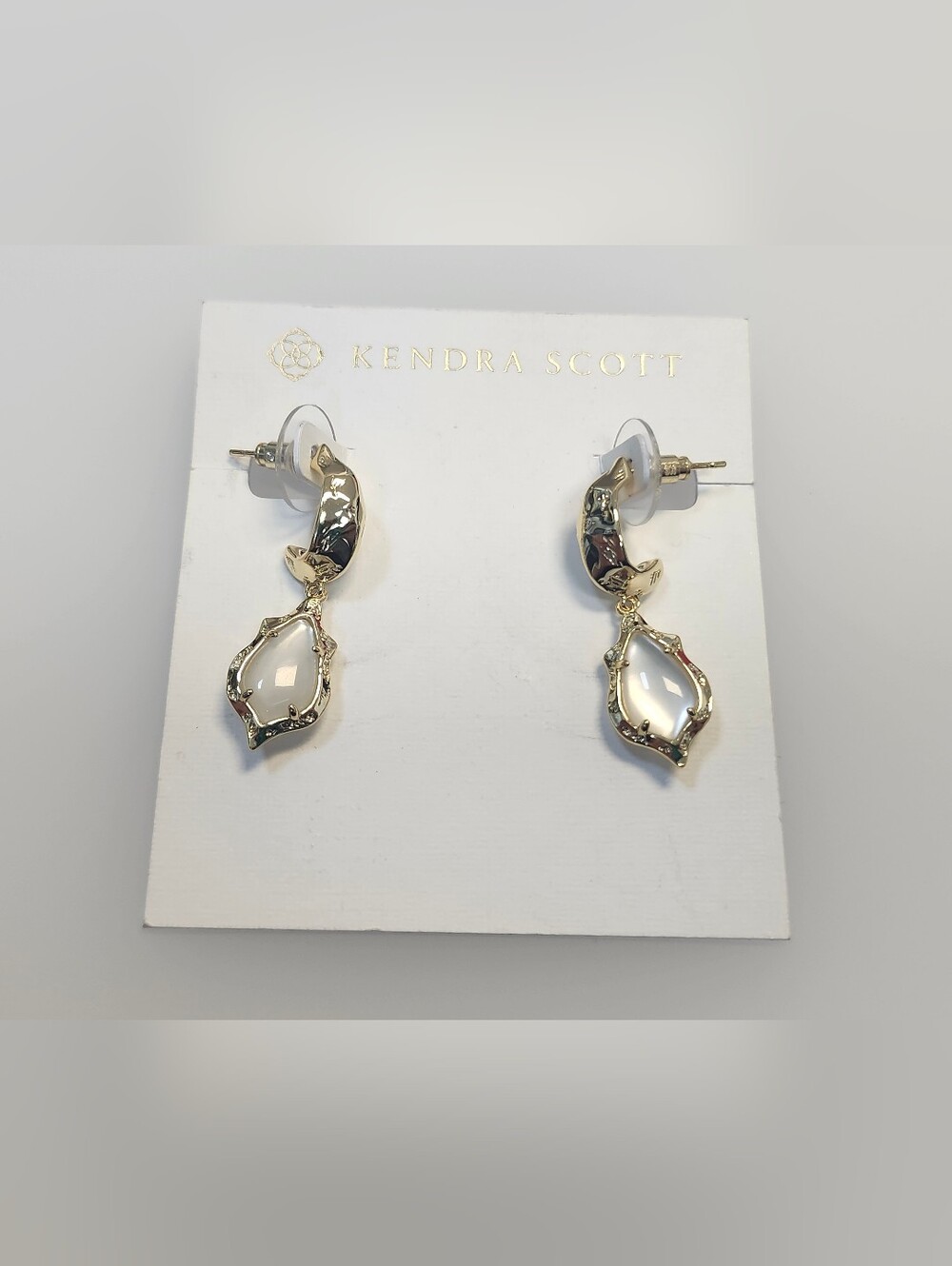 NWT Kendra Scott Gold-Tone Adriana Scallop Frame Mother/Pearl Huggie Earrings